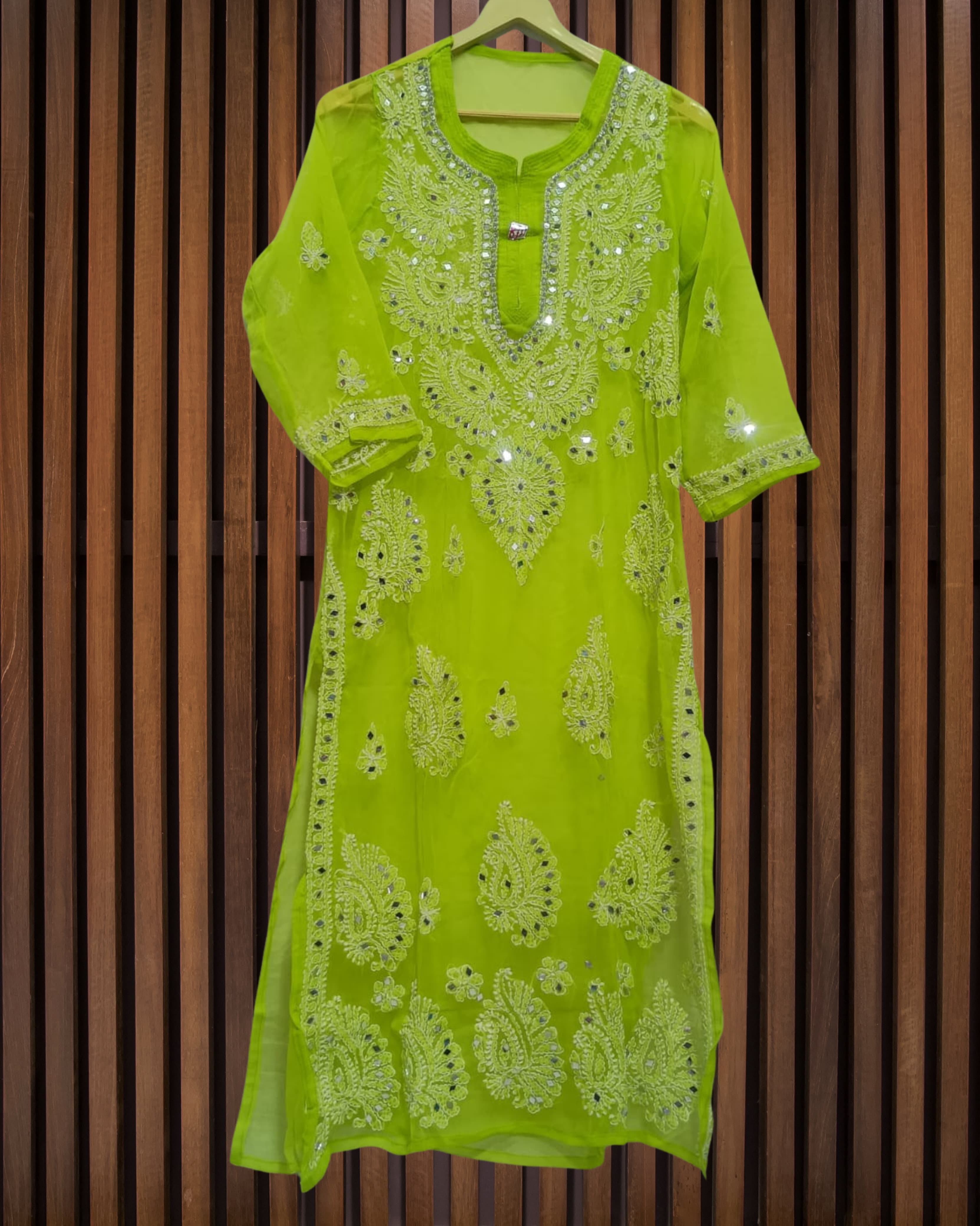 Pairahan Gulzar Kurti  Lucknowi Chikankari view 9