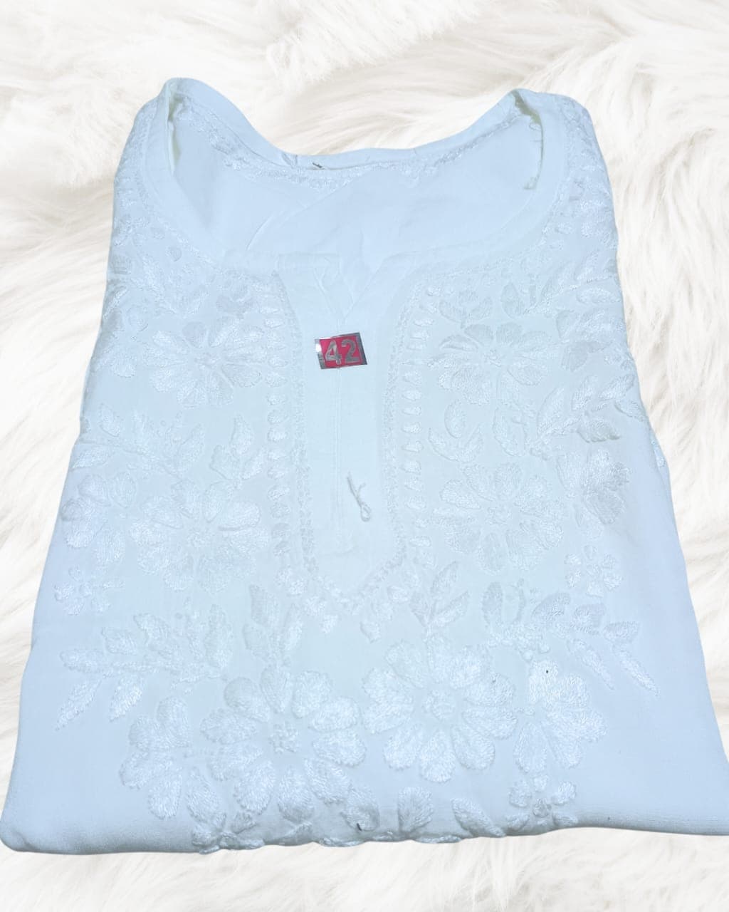 alt="Lucknowi handwork short chikankari kurti in reyon fabric", alt="White thread chikankari embroidery on coloured kurti", alt="Short chikankari kurti 30 inch for women", alt="Handmade Lucknow chikan short kurta with fine embroidery"