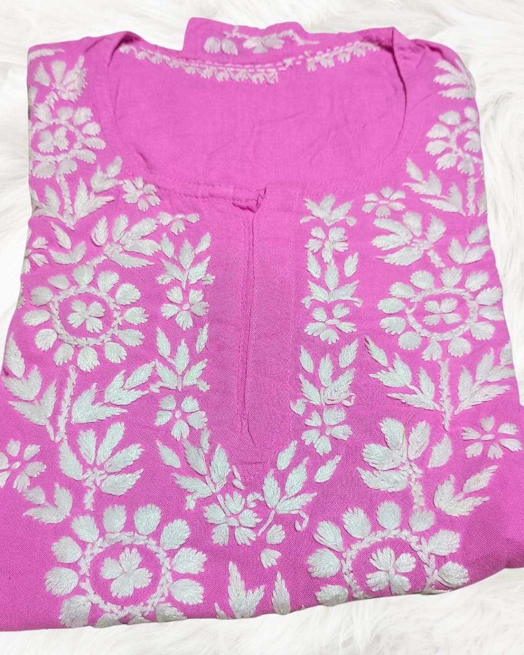 alt="Lucknowi handwork short chikankari kurti in reyon fabric", alt="White thread chikankari embroidery on coloured kurti", alt="Short chikankari kurti 30 inch for women", alt="Handmade Lucknow chikan short kurta with fine embroidery"