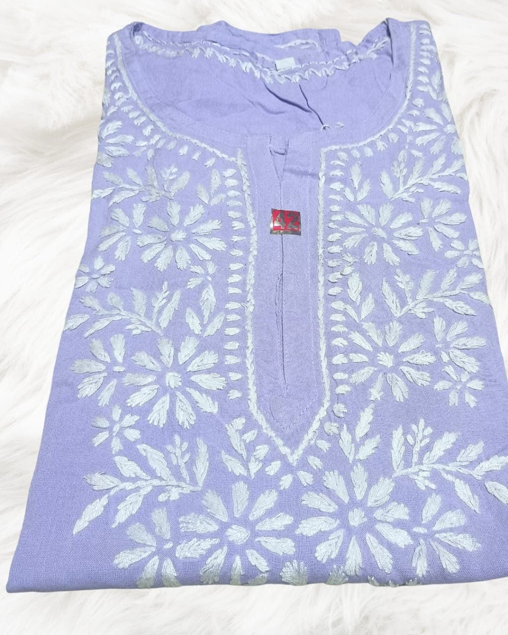 alt="Lucknowi handwork short chikankari kurti in reyon fabric", alt="White thread chikankari embroidery on coloured kurti", alt="Short chikankari kurti 30 inch for women", alt="Handmade Lucknow chikan short kurta with fine embroidery"