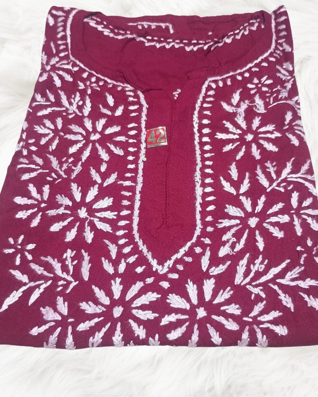 alt="Lucknowi handwork short chikankari kurti in reyon fabric", alt="White thread chikankari embroidery on coloured kurti", alt="Short chikankari kurti 30 inch for women", alt="Handmade Lucknow chikan short kurta with fine embroidery"